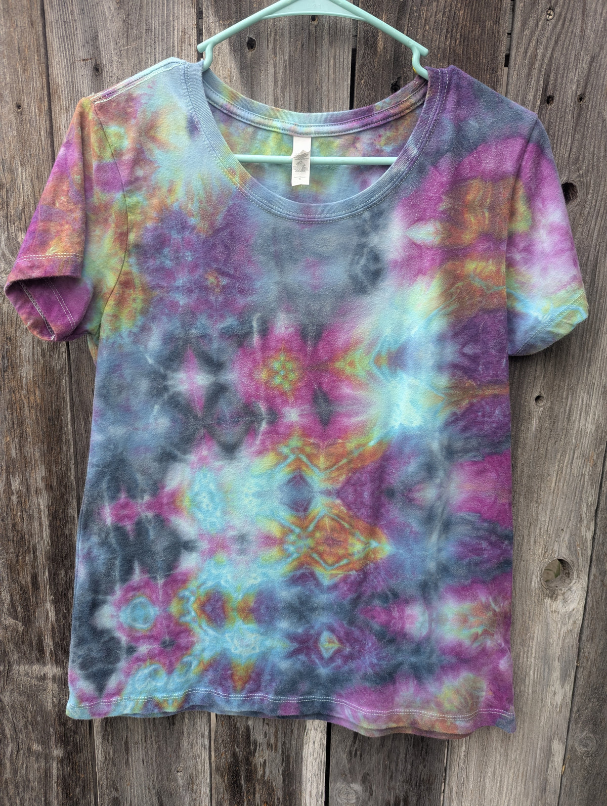 XL womens fitted tee