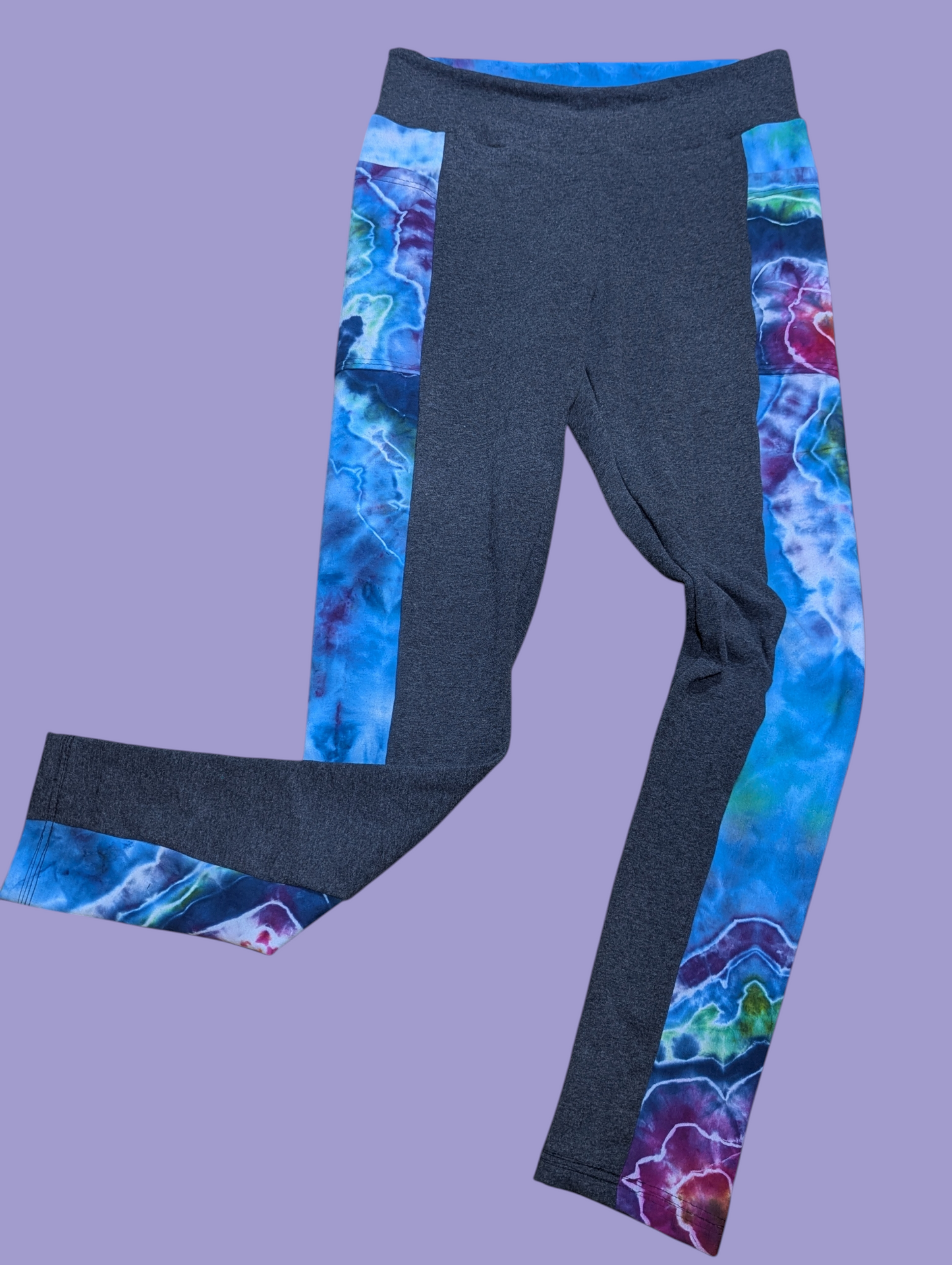 Small Woman's Pocket Leggings w/contoured waistband