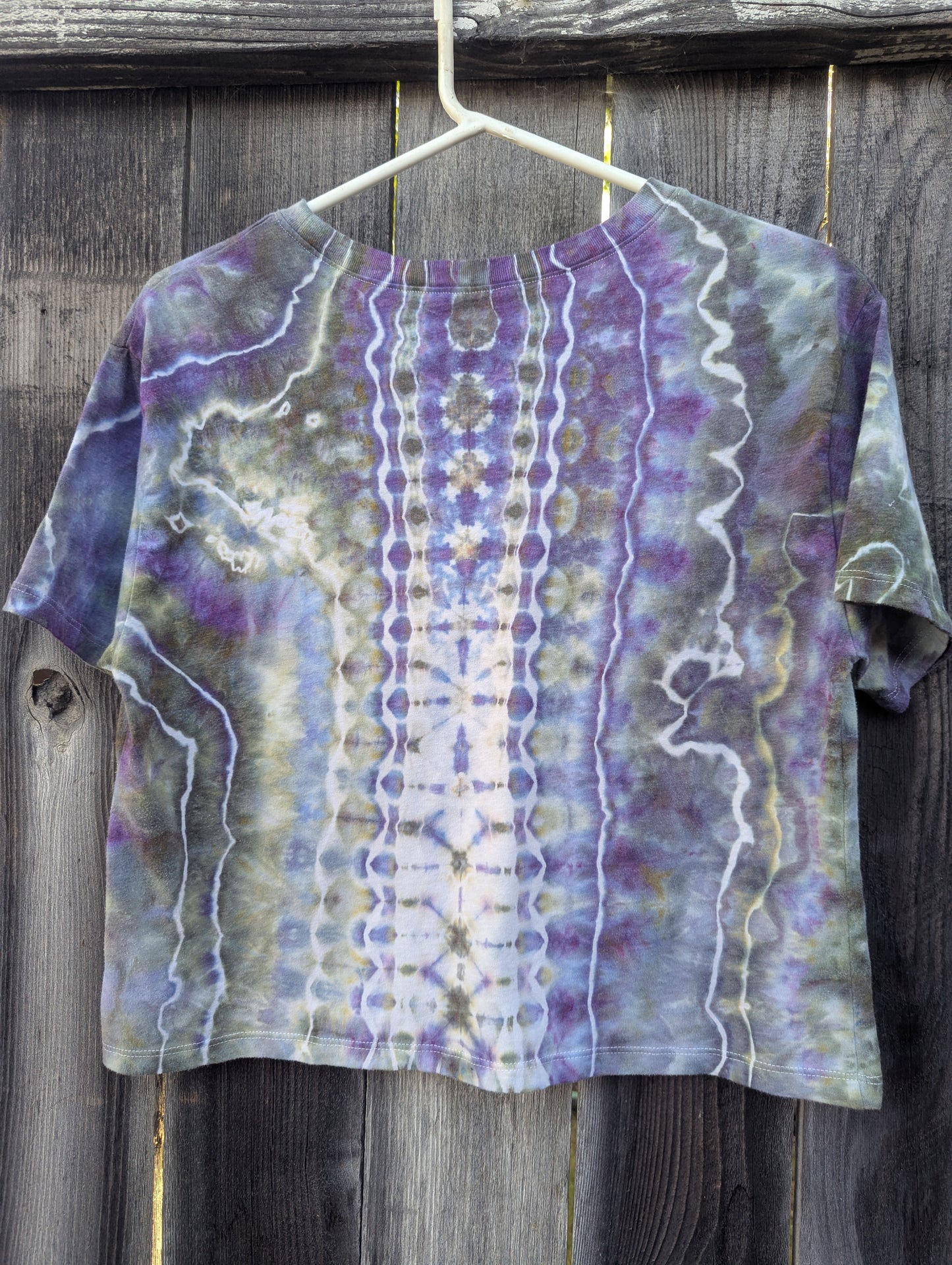 L upcycled graphic crop tee