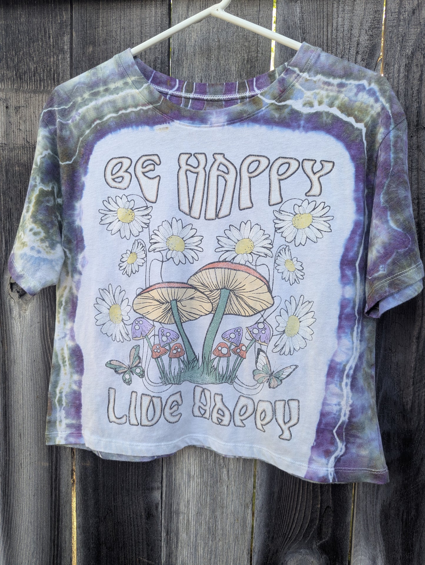 L upcycled graphic crop tee